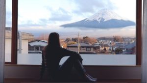 海外「富士山は美しいし壮大だ!」外国人が河口湖に旅行(海外の反応)