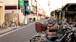 海外「トーストをくわえて走ってる女子高生はいないの？」日本の日常風景を紹介した動画に反響（海外の反応）