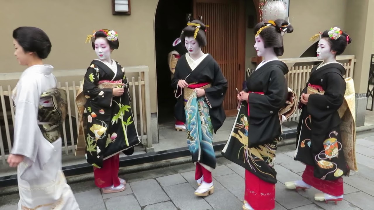 海外「芸舞妓さんきれい！日本の国宝だね！」芸舞妓さんの挨拶回りの動画に反響（海外の反応）