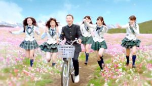 海外「日本のCMはおもしろいし、かわいい女の子がいっぱい!」日本のテレビCMをまとめた動画が話題に(海外の反応)