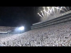 アメリカのカレッジフットボールの応援が凄すぎる!(海外の反応)