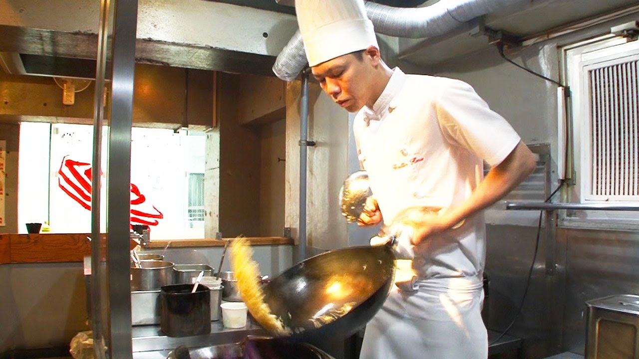 渋谷のチャーハン専門店の日本人シェフの高速鍋さばきが凄すぎると話題に（海外の反応）