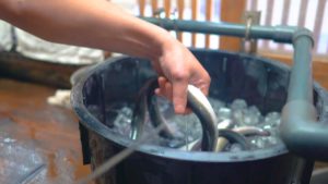 外国人「くそっ。この動画のせいで腹減った」うなぎ料理の老舗の職人技に反響(海外の反応)