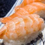 海外「日本の寿司レストランが皿を厨房に運ぶ方法🍛」「日本人は世界より30年先を行っている」（海外の反応）